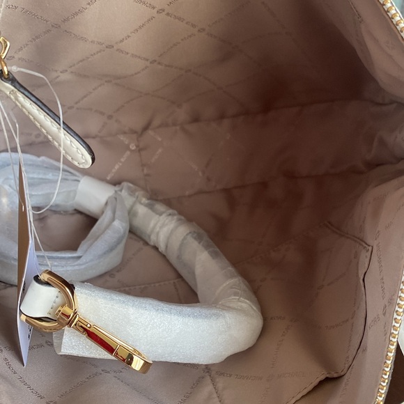 MICHAEL Michael Kors BEDFORD🤍WHITE🤍LEATHER MEDIUM CRESCENT SHOULDER BAG🌟NWT🌟 - Picture 13 of 17